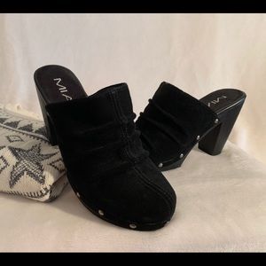 Mia black suede clogs New, never worn sz 8.5